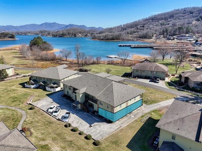 /international/us/1649d-lakeview-drive-young-harris-ga-110099873139/