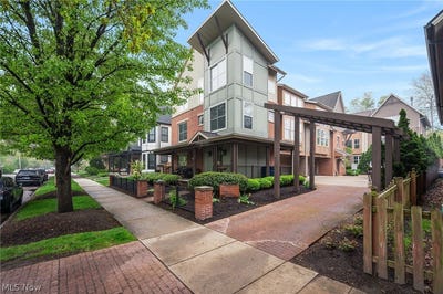 /international/us/3897-clinton-avenue-cleveland-oh-110107694294/