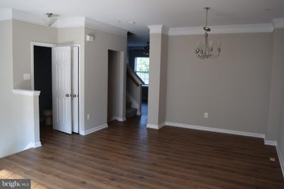 /international/us/7082-water-oak-road-elkridge-md-110108570750/
