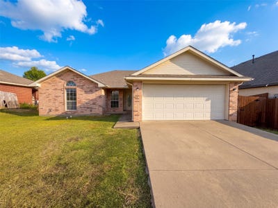 /international/us/208-comanche-trail-alvarado-tx-110120537266/