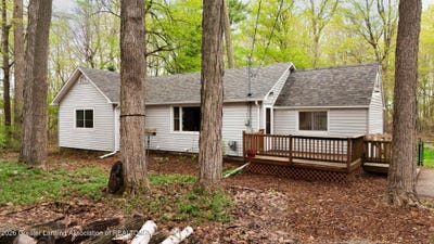 /international/us/4410-harding-avenue-holt-mi-110107653137/