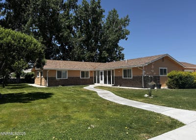 /international/us/34-poplar-street-yerington-nv-110099929217/