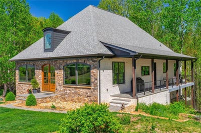 /international/us/101-cabernet-way-travelers-rest-sc-110098824807/