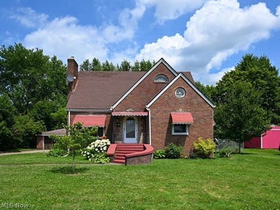 /international/us/127-summit-avenue-niles-oh-110109186447/