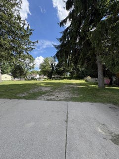 /international/us/276-e-center-street-coloma-mi-110109186291/