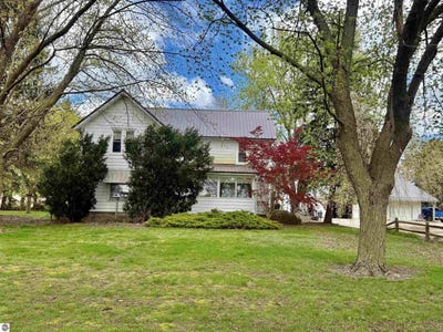/international/us/2298-w-hayes-road-ithaca-mi-110107753897/