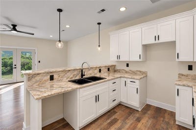 /international/us/116-n-lloyd-street-suffolk-va-110120796460/