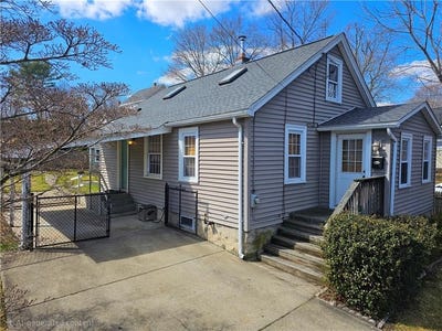 /international/us/65-milton-avenue-north-smithfield-ri-110106694821/