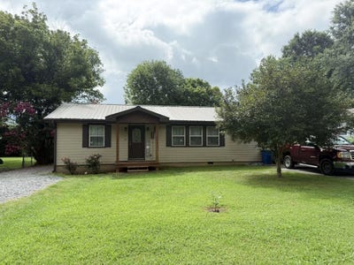 /international/us/176-n-case-avenue-trenton-ga-110097173886/