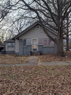 /international/us/300-s-first-street-sheldon-mo-110105865749/