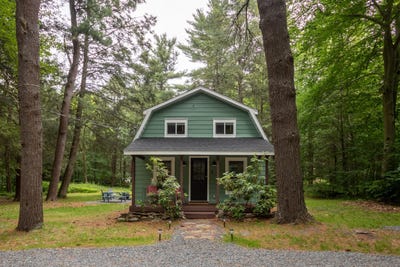 /international/us/235-3rd-street-pocono-pines-pa-110100053944/