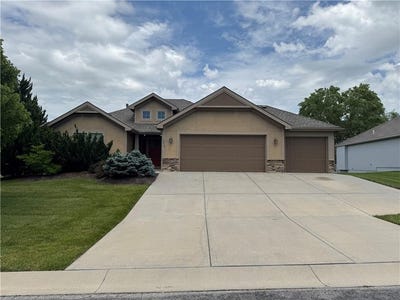 /international/us/3009-somerset-drive-leavenworth-ks-110100427036/