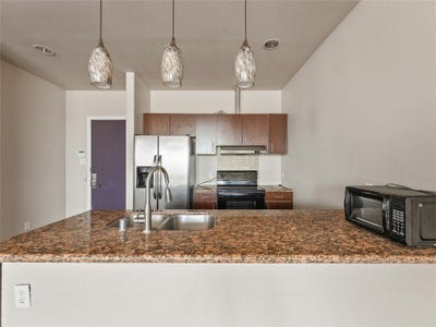 /international/us/1100-w-trinity-mills-road-carrollton-tx-110102228388/