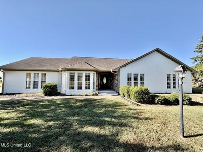 /international/us/340-porter-drive-clarksdale-ms-110103050862/