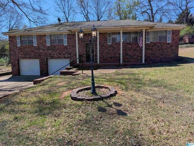 /international/us/301-willow-drive-hueytown-al-110098162971/