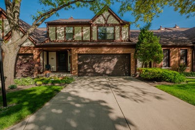 /international/us/2807-brighton-court-westchester-il-110108304018/