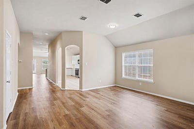 /international/us/633-horn-street-crowley-tx-110107582970/