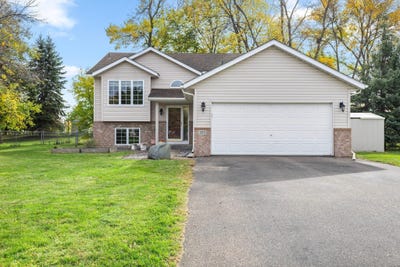 /international/us/205-carissa-lane-sw-saint-michael-mn-110120458254/
