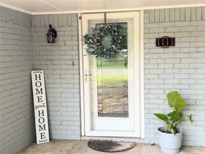 /international/us/1111-joel-street-groesbeck-tx-110108142065/