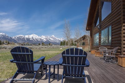 /international/us/7505-n-roberta-drive-jackson-wy-110107731549/