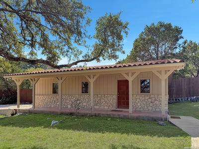 /international/us/789-barbara-dr-canyon-lake-tx-110120509355/