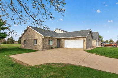 /international/us/901-w-main-street-belle-plaine-mn-110107568538/
