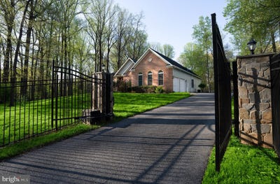 /international/us/4300-pinetree-road-rockville-md-110107873032/