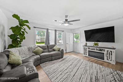 /international/us/67-galewood-drive-matawan-nj-110108541583/