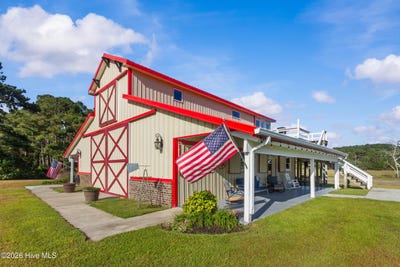 /international/us/116-straits-road-beaufort-nc-110120423428/
