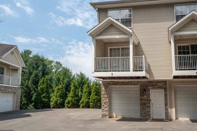 /international/us/5-flatts-lane-morgantown-wv-110119991172/