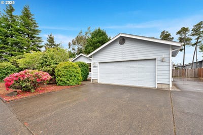 /international/us/3909-spruce-st-florence-or-110099398260/