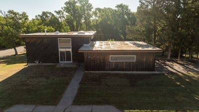 /international/us/304-s-chicago-avenue-bucklin-ks-110108472748/