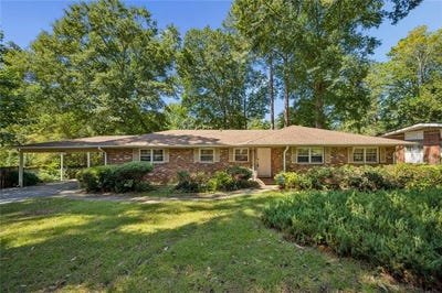 /international/us/2677-lancaster-drive-east-point-ga-110119935008/