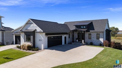 /international/us/201-s-boathouse-cir-sioux-falls-sd-110120536551/