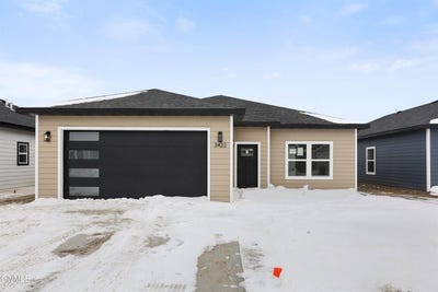 /international/us/3422-34th-street-west-williston-nd-110105358519/
