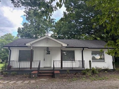 /international/us/3611-luck-drive-archdale-nc-110098569662/