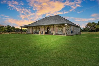 /international/us/1580-county-road-1150-ravenna-tx-110101239344/