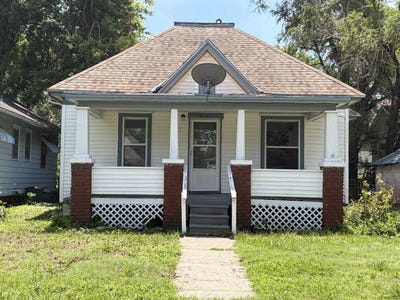 /international/us/915-park-st-salina-ks-110108880599/