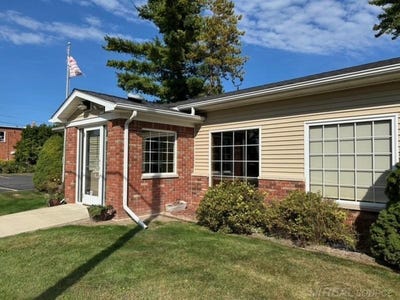 /international/us/2543-sherman-road-applegate-mi-110120484982/