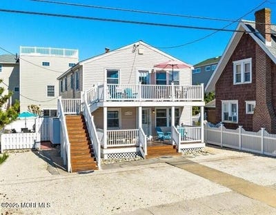 /international/us/25-e-49th-street-long-beach-twp-nj-110100808981/