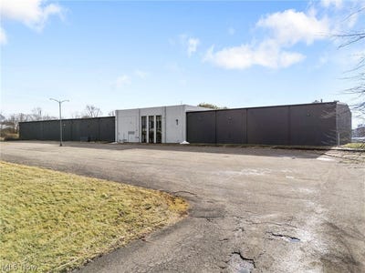 /international/us/2600-25th-street-ne-canton-oh-110106151397/
