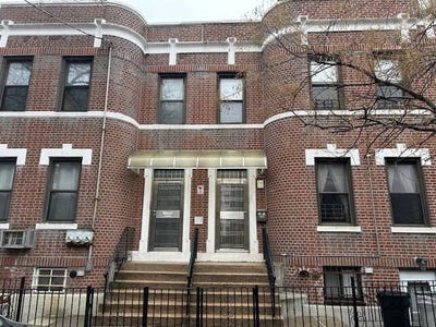 /international/us/23-13-29-ave-astoria-ny-110106169169/