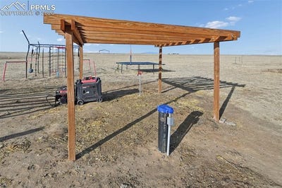 /international/us/9800-boone-road-yoder-co-110105395591/