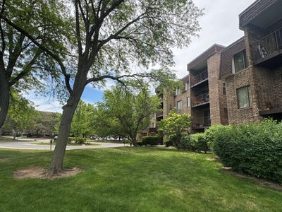 /international/us/2050-valencia-drive-northbrook-il-110108956891/