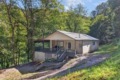 /international/us/207-buck-branch-gainesboro-tn-110119732995/