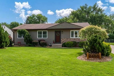 /international/us/2455-wood-drive-beloit-wi-110109028309/