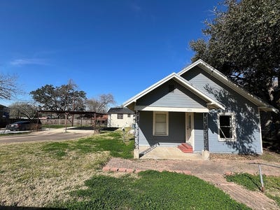 /international/us/220-south-tesch-street-bellville-tx-110090332277/