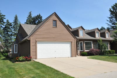/international/us/3817-s-oakbrook-dr-greenfield-wi-110100625478/