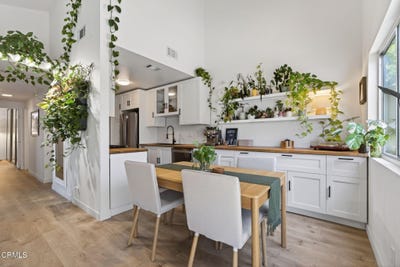 /international/us/262-west-vineyard-avenue-oxnard-ca-110108745984/