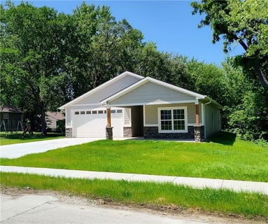 /international/us/802-e-north-main-street-richmond-mo-110099774444/